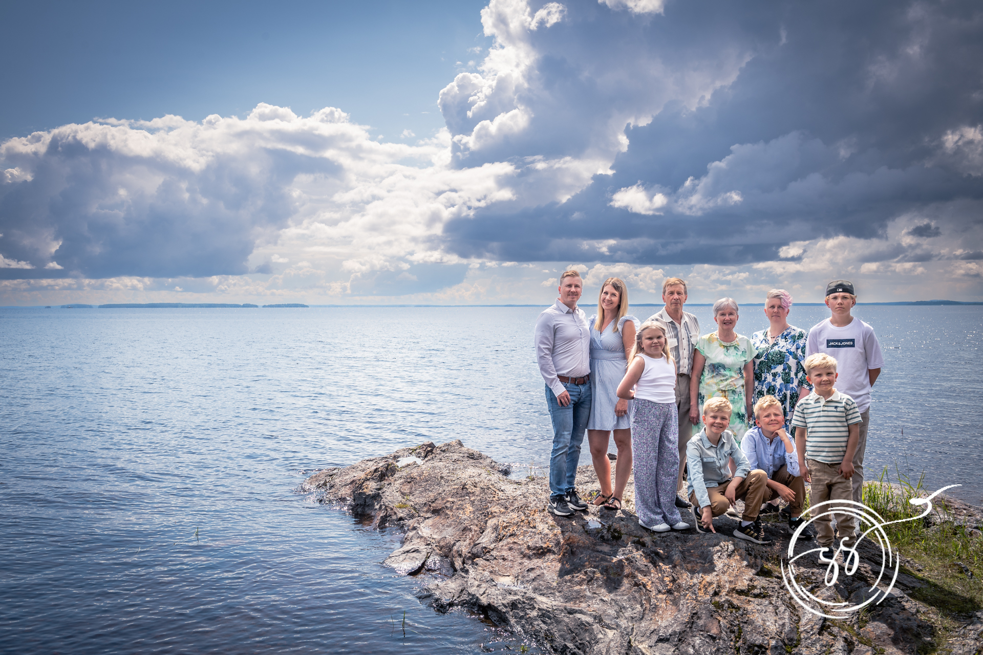 Kun hetki ei toistu- miksi juhliin kannattaa ottaa ammattivalokuvaaja?